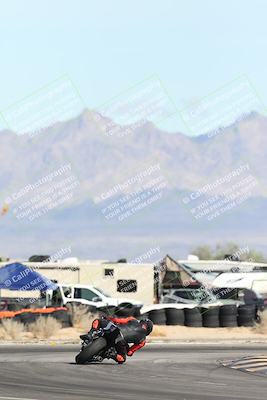 media/Nov-16-2025-Race Pace (Sun) [[8c5fa54630]]/Non Verified Riders (1st 20 Minutes)/4-Turn 16 (1116am)/